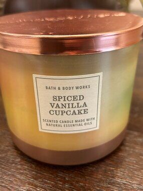 Bath & Body Works Spiced Vanilla Cupcake 3-Wick Candle NEW